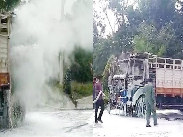 టాటా ఏకోమేట్ వాహనంలో మంటలు..!