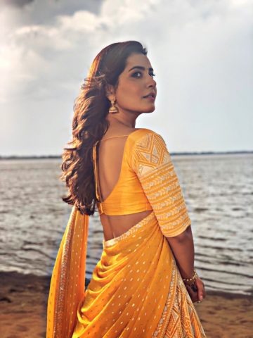 రాశి ఖన్నా లేటెస్ట్ ఫొటోషూట్ ఫిక్స్