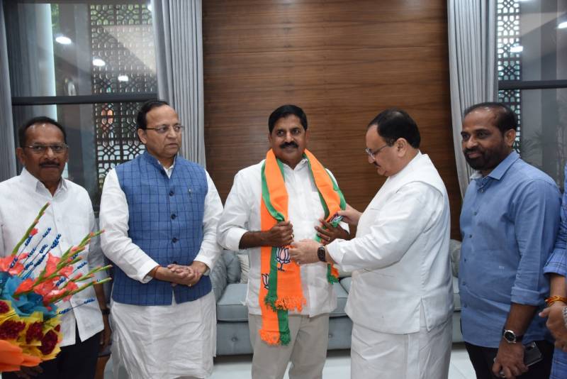 ఓ అందుకే ఆది బీజేపీలో చేరాడా..?! ఓ అందుకే ఆది బీజేపీలో చేరాడా..?!