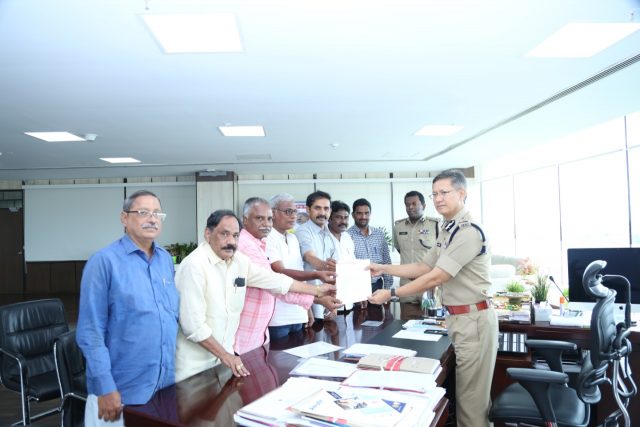 జర్నలిస్ట్లకు పూర్తి రక్షణ కల్పిస్తాం- డీజీపీ సవాంగ్