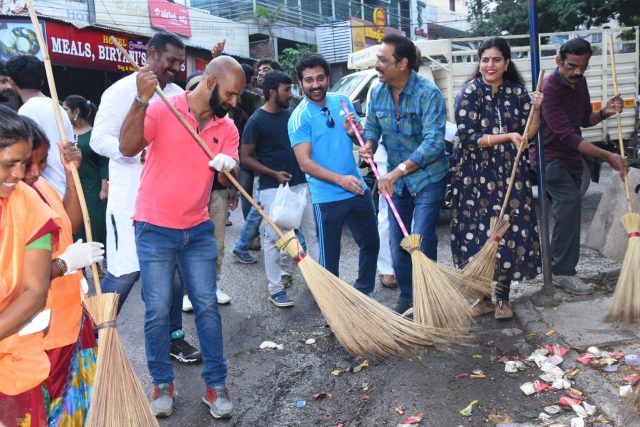 గాంధీ జయంతి సంధర్భంగా మూవీ ఆర్టిస్ట్ అసోషియేషన్ ఆధ్వర్యంలో “స్వచ్ఛభారత్’