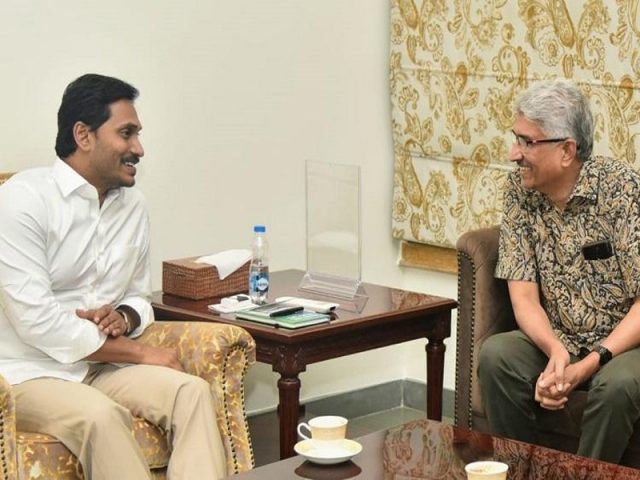 దేవులపల్లి అమర్ కు కేబినెట్ హోదా ఇచ్చిన ఏపీ ప్రభుత్వం