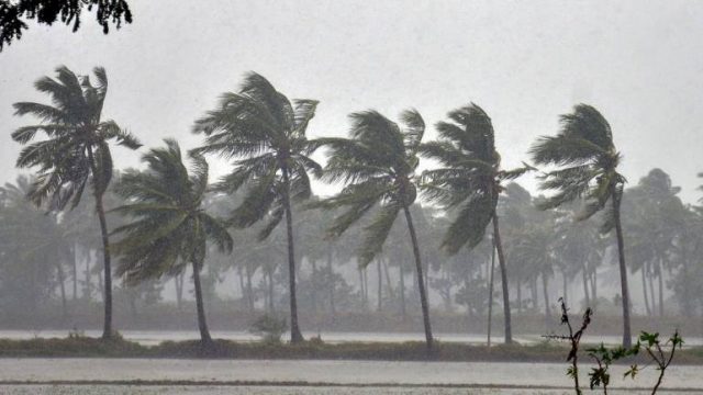 తెలుగు రాష్ట్రాలపై తుఫాన్ పడగ..!