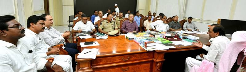 ఆర్టీసీ సమ్మెపై సీఎం సీరియస్..చర్చలు ప్రసక్తేలేదన్న కేసీఆర్ ఆర్టీసీ సమ్మెపై సీఎం సీరియస్..చర్చలు ప్రసక్తేలేదన్న కేసీఆర్