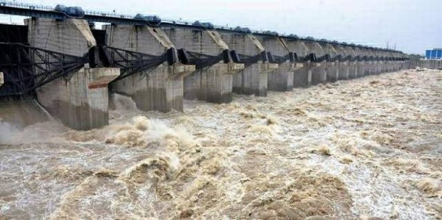 ఏపీలో ప్రాజెక్ట్లకు భారీ వరద..!