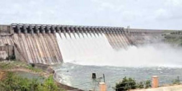 సాగర్ ప్రాజెక్టుకు తగ్గిన వరద ప్రవాహం