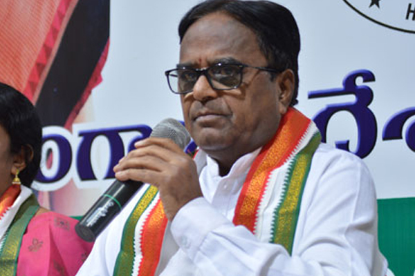 ప్రపంచ నియంతలను మించిపోయిన పెద్ద నియంత కేసీఆర్- పొన్నాల ప్రపంచ నియంతలను మించిపోయిన పెద్ద నియంత కేసీఆర్- పొన్నాల