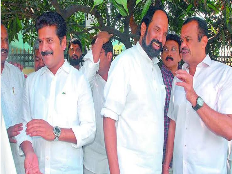 వారి పాదయాత్ర సోనియా మనసును కరిగిస్తుందా..? వారి పాదయాత్ర సోనియా మనసును కరిగిస్తుందా..?