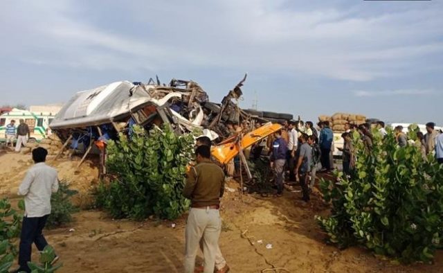 రాజస్తాన్లో ఘోర రోడ్డు ప్రమాదం.. 14 మంది మృతి