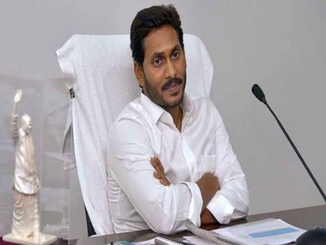 సీబీఐ కోర్ట్ లో సీఎం వైఎస్ జగన్ కు షాక్