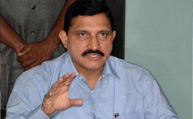 వైసీపీ, టీడీపీ రెండూ మాకు ప్రత్యర్ధులే..!: ఎంపీ సుజనా చౌదరి వైసీపీ, టీడీపీ రెండూ మాకు ప్రత్యర్ధులే..!: ఎంపీ సుజనా చౌదరి