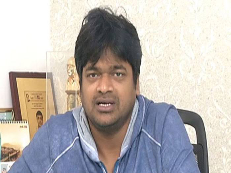 ఈ వార్తను చాటింపు వేసి మరీ.. ట్రెండింగ్ చేయండి..! ఈ వార్తను చాటింపు వేసి మరీ.. ట్రెండింగ్ చేయండి..!