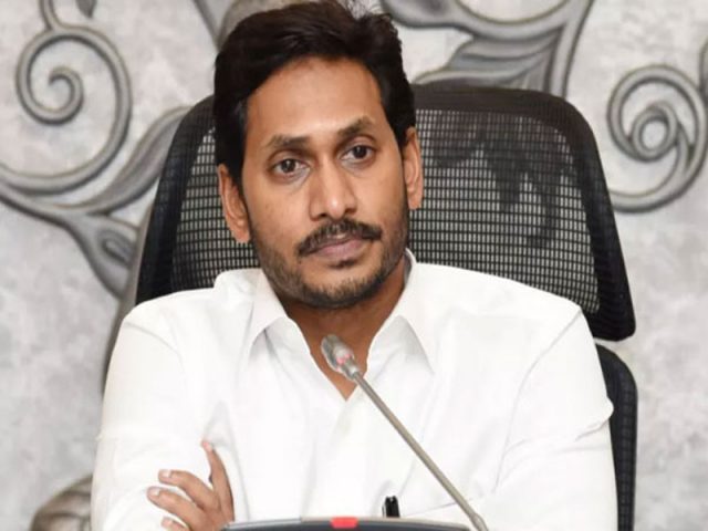 అమిత్షా నుంచి జగన్కు ఫోన్.. రేపు ఢిల్లీకి జగన్..!
