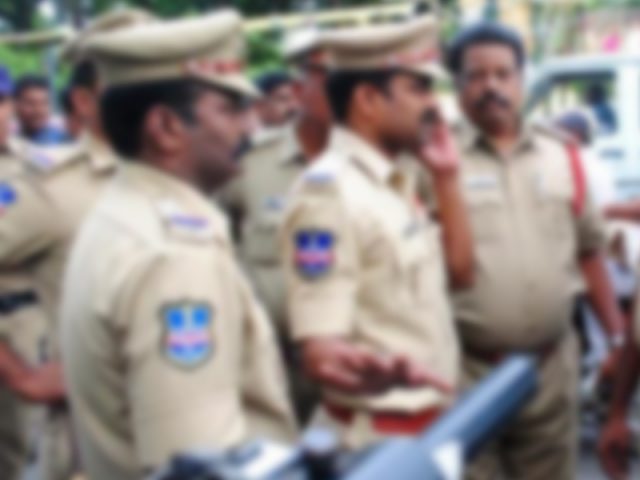 డీసీపీ మహేందర్ తలకు బలమైన గాయం.. పరిస్థితి విషమం