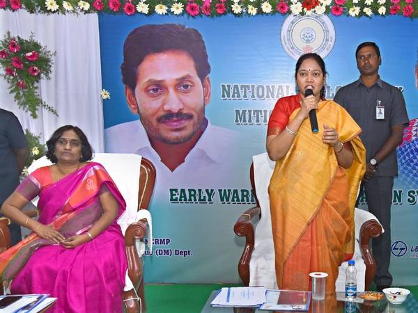 Minister sucharitha launched early warning system