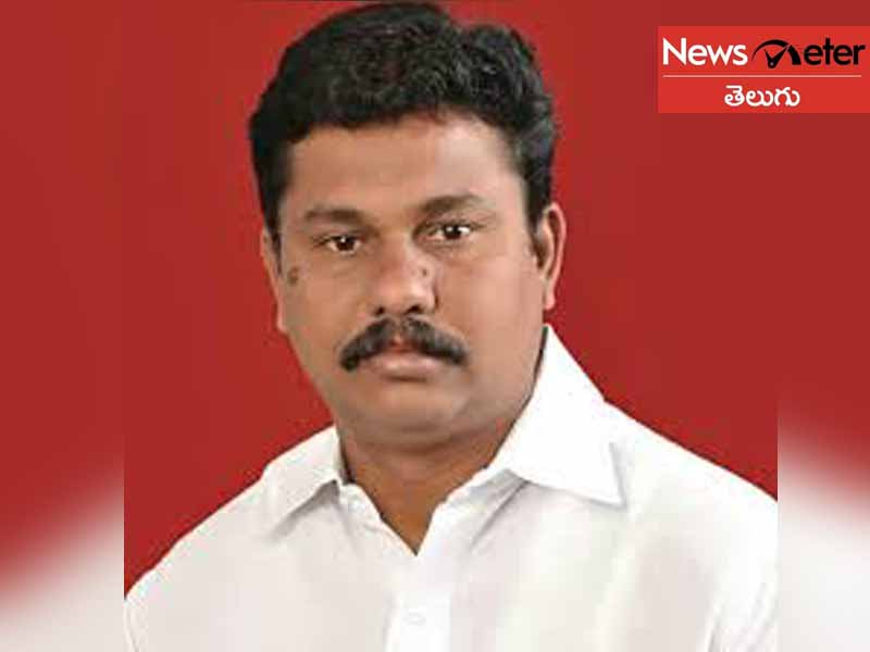 ఎవరీ బిర్రు ప్రతాప్రెడ్డి.. జగన్ సన్నిహితుడా..? చంద్రబాబు అనుచరుడా..? ఎవరీ బిర్రు ప్రతాప్రెడ్డి.. జగన్ సన్నిహితుడా..? చంద్రబాబు అనుచరుడా..?