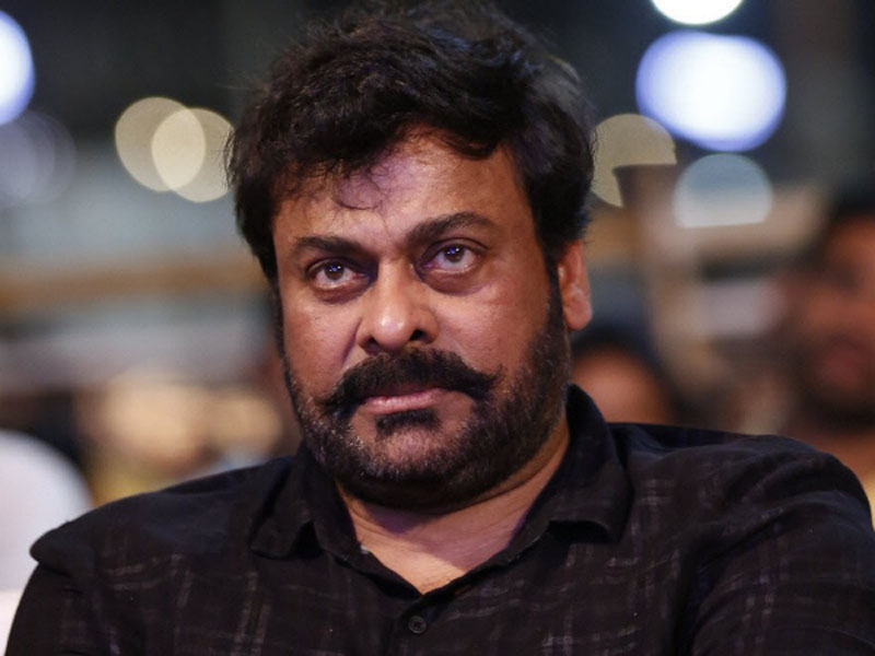 ఉగాదికి మెగా ఎంట్రీ.. సోషల్ మీడియా షేకే ! ఉగాదికి మెగా ఎంట్రీ.. సోషల్ మీడియా షేకే !