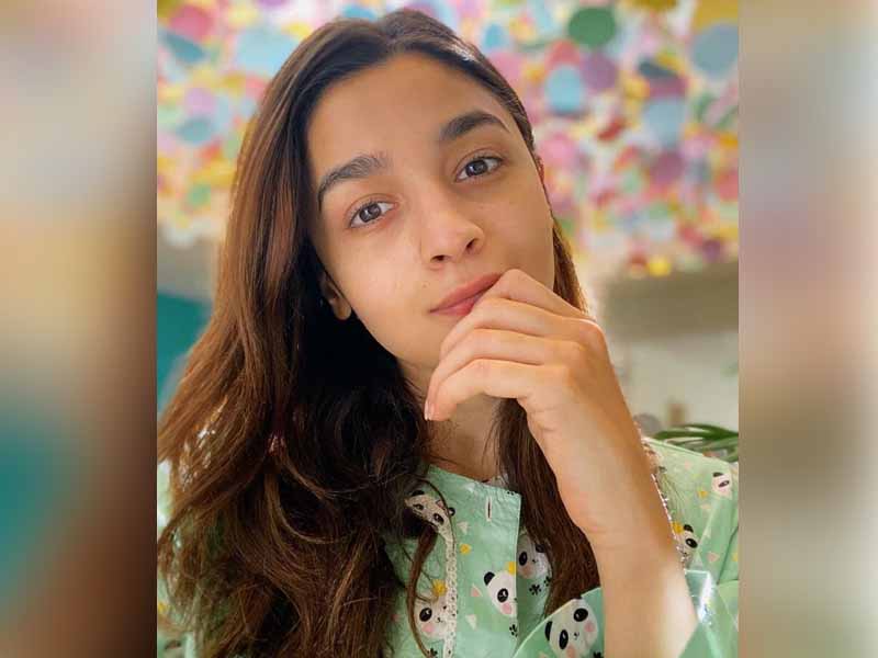 Star heroines without makeup 