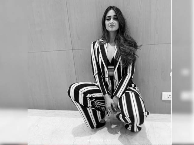 ‘దేవదాస్’ బ్యూటీ బ్లాక్ అండ్ వైట్ ఫోటోలు