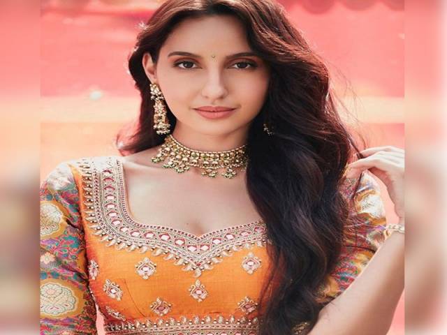 నోరా ఫతేహి లేటెస్టు ఫోటోలు